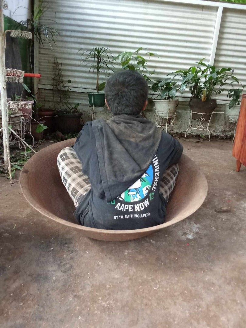 Old Kawa (Category: Cookware & Accessories) located in Rizal. Submitted by mommykiee (Listing ID 1457529771, Image 3). Description: Old Kawa (heavy) Size: D37 H31inch No crack.