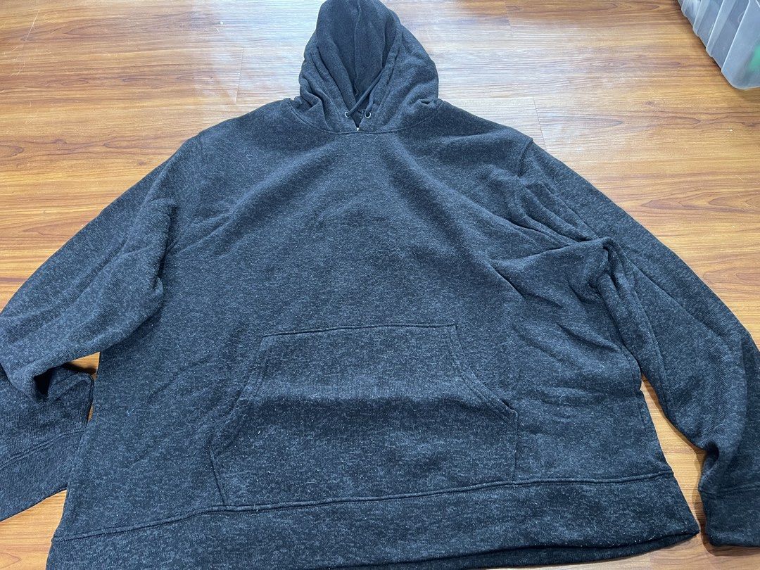 Old Navy fleece pullover hoodie charcoal heather (Category: Activewear) located in Manila. Submitted by declutteringlangpo (Listing ID 1457551620, Image 1). Description: Length: 28 Width: 27 Sleeve: 32.