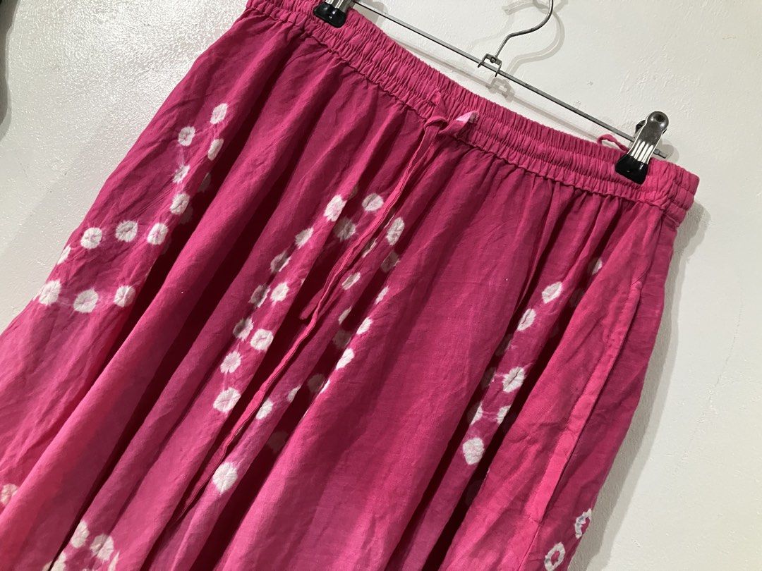 Ombre maxi skirt (Category: Skirts) located in Angeles City. Submitted by jnwsurplus (Listing ID 1457546146, Image 3). Description: This is a pink ombre cotton maxi skirt with a white tie-dye circle pattern and a drawstring elastic waistband..