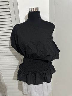 (Category: ) located in . Submitted by ruffa_assorted_item (Listing ID 1457520606, Image 1). Description: .