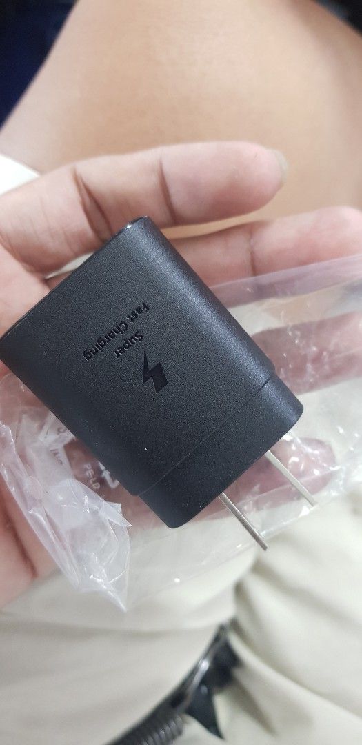 Orig. Samsung type c adapter (Category: Chargers & Cables) located in Dagupan City. Submitted by yunitsjay (Listing ID 1457576561, Image 2). Description: samsung orig. charger galing mismo sa unit type c socket plus sf sa malayo.