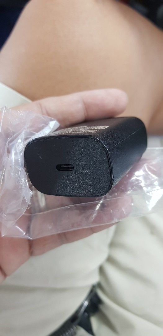 Orig. Samsung type c adapter (Category: Chargers & Cables) located in Dagupan City. Submitted by yunitsjay (Listing ID 1457576561, Image 3). Description: samsung orig. charger galing mismo sa unit type c socket plus sf sa malayo.