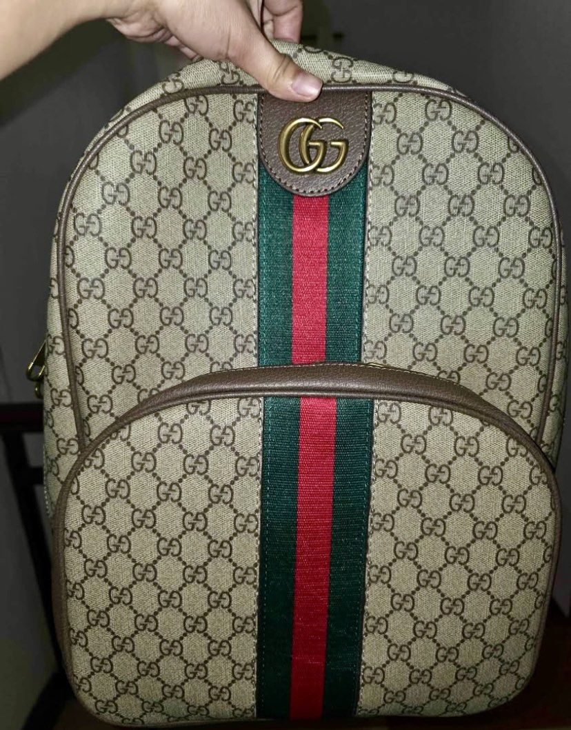 Original Gucci GG Supreme Ophidia Backpack 🎒 (Category: Luxury Bags & Wallets) located in Cebu City. Submitted by luxurycollectionhouse (Listing ID 1457558832, Image 1). Description: .