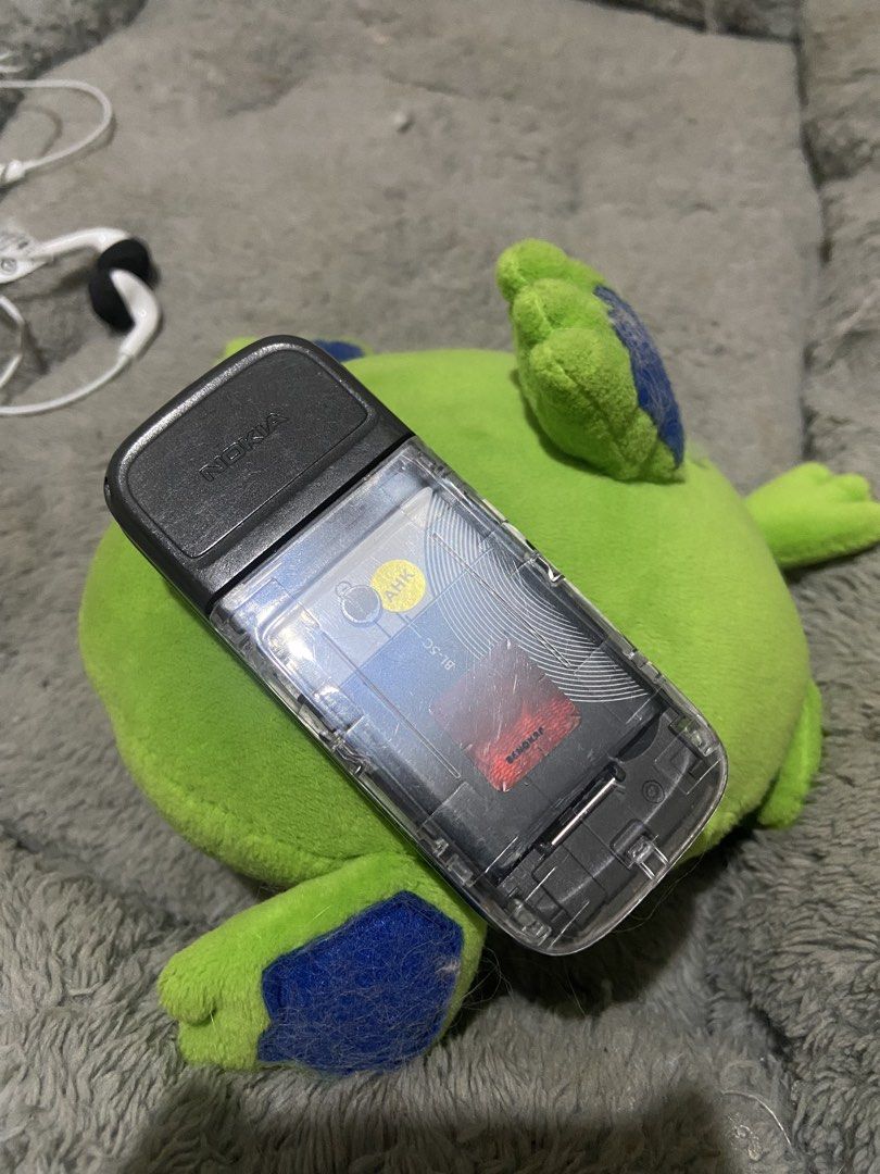 Original NOKIA 1209 white backlight (Category: Early Generation Mobile Phones) located in Quezon City. Submitted by foreign.oy (Listing ID 1457632420, Image 2). Description: Old but gold Original not from the blue or red app Original nokia Replaced with clear case New replacement battery and charger 1100 for this collectors piece lbc cod / cop needs deposit.