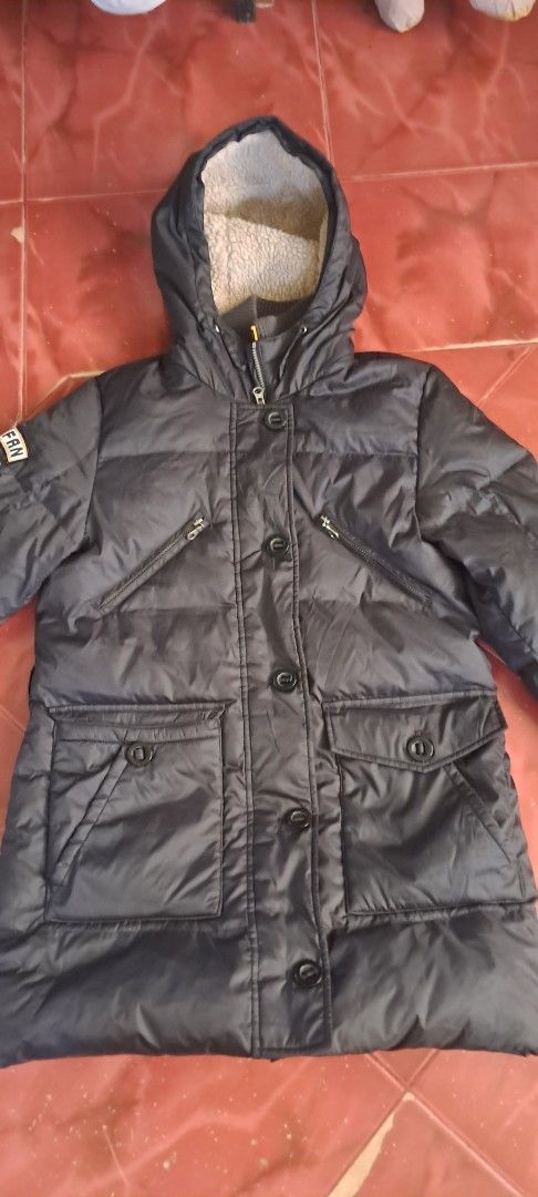 Original SanFan Double Layered parka jacket (Category: Coats, Jackets and Outerwear) located in Santa Rita. Submitted by coolguy29 (Listing ID 1457685617, Image 2). Description: Original Black SanFan 86 Parka Jacket in good condition (pm sa mga may tanong and gusto extra pictures) Size: XL Price: 450 Location: Santa Rita, Pampanga Pick up or lalamove (sainyo shipping).