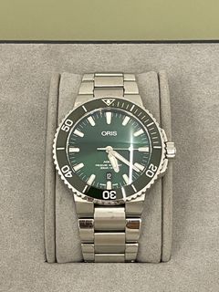 (Category: ) located in . Submitted by eechongwatchdealer (Listing ID 1457625642, Image 1). Description: .