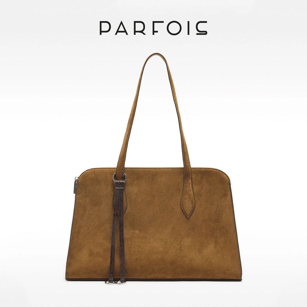 Parfois Suede Laptop Bag (Category: Shoulder Bags) located in Davao. Submitted by outoftheclosetdvo (Listing ID 1457654600, Image 3). Description: Used a few times only.
