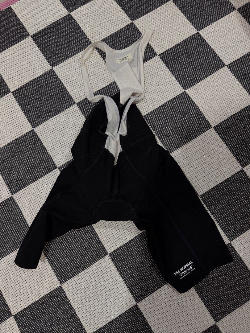 Pas Normal Studios (Category: Bicycles) located in Kuala Lumpur. Submitted by nrlamin (Listing ID 1457648113, Image 1). Description: PAS NORMAL STUDIO SOLITUDE BIB SIZE S RM300.