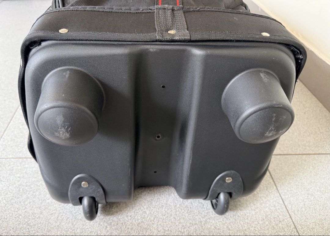 PGM Golf travel bag (Category: Golf) located in Dasmarinas. Submitted by toyang50 (Listing ID 1457548848, Image 2). Description: .