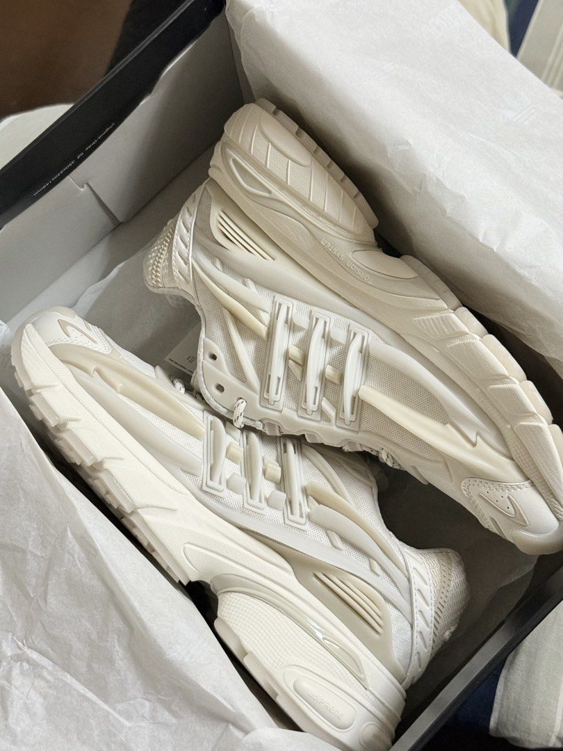 Pharrell Williams x Adidas Jellyfish White 10 US (Category: Sneakers) located in Quezon City. Submitted by justthinkingg (Listing ID 1457560095, Image 2). Description: For sale - Pharrell Williams x VIRGINIA x Adidas Adistar Jellyfish ‘Triple White’ BRAND NEW, SRP❗️ Onhand Size 10US - 18k only Buyer shoulders delivery fee Location: Sta Mesa, QC Complete with box and receipt Follow us at IG: apex.hype.