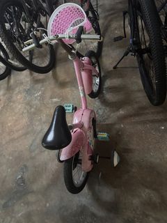 (Category: ) located in . Submitted by Mo443 (Listing ID 1457529664, Image 1). Description: .