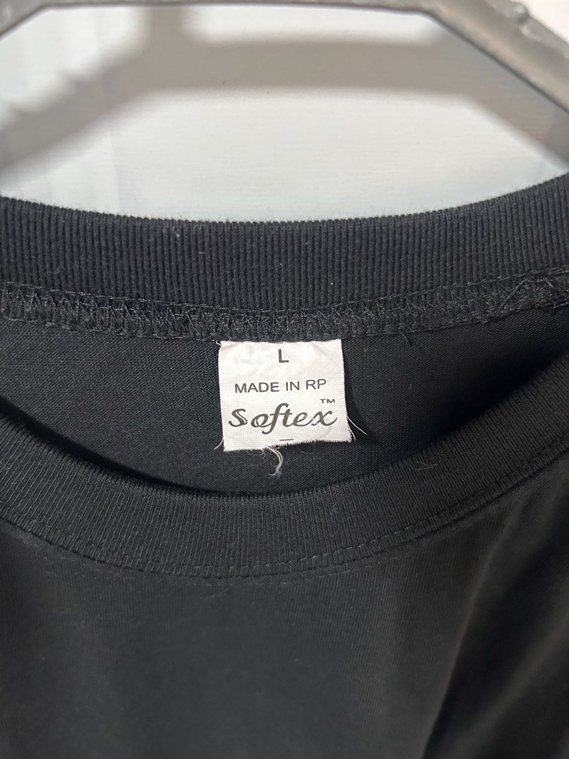 Plain black shirt (Softex brand) size: Large (Category: Tshirts & Polo Shirts ) located in Imus. Submitted by clothopediaph (Listing ID 1457598394, Image 2). Description: Plain black shirt (Softex brand) size: Large 📣 Buy 2 for only ₱90! [black shirt (softex brand) and white shirt (blue corner brand)] - Size L on tag - In good condition Pay now, ship out within the day or next day. 💸 MOP: GCash 📍For meetup: Biñan/San Pedro, Laguna 🚛 For deliv