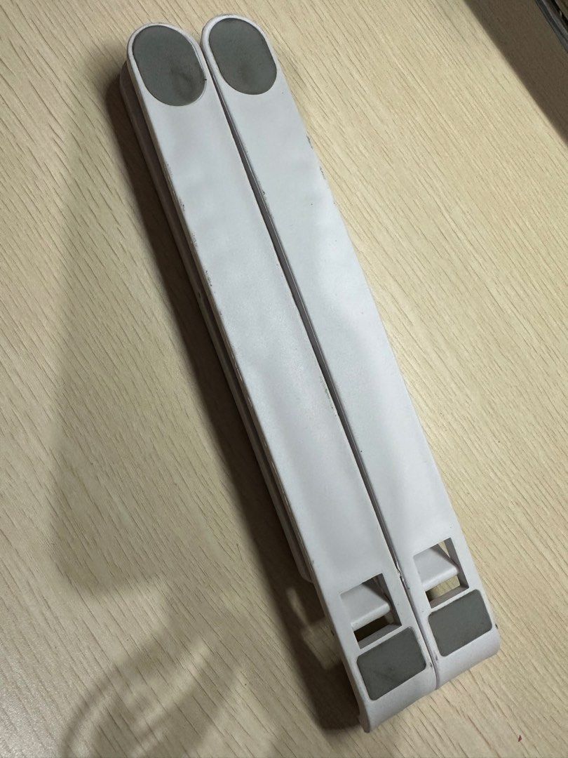 Plastic Laptop Stand Tablet Stand Portable Laptop Stand (Category: Laptop Bags & Sleeves) located in Manila. Submitted by shopkriscloset (Listing ID 1457694330, Image 2). Description: ‼️PLEASE READ BEFORE PLACING AN OFFER: 🩵Please be patient and respectful. 🤗 If I don’t get to reply immediately, I might be working. 🧡Please REFRAIN from making an offer if you do not intend to complete the purchase. 🧡Kindly read the description for more details