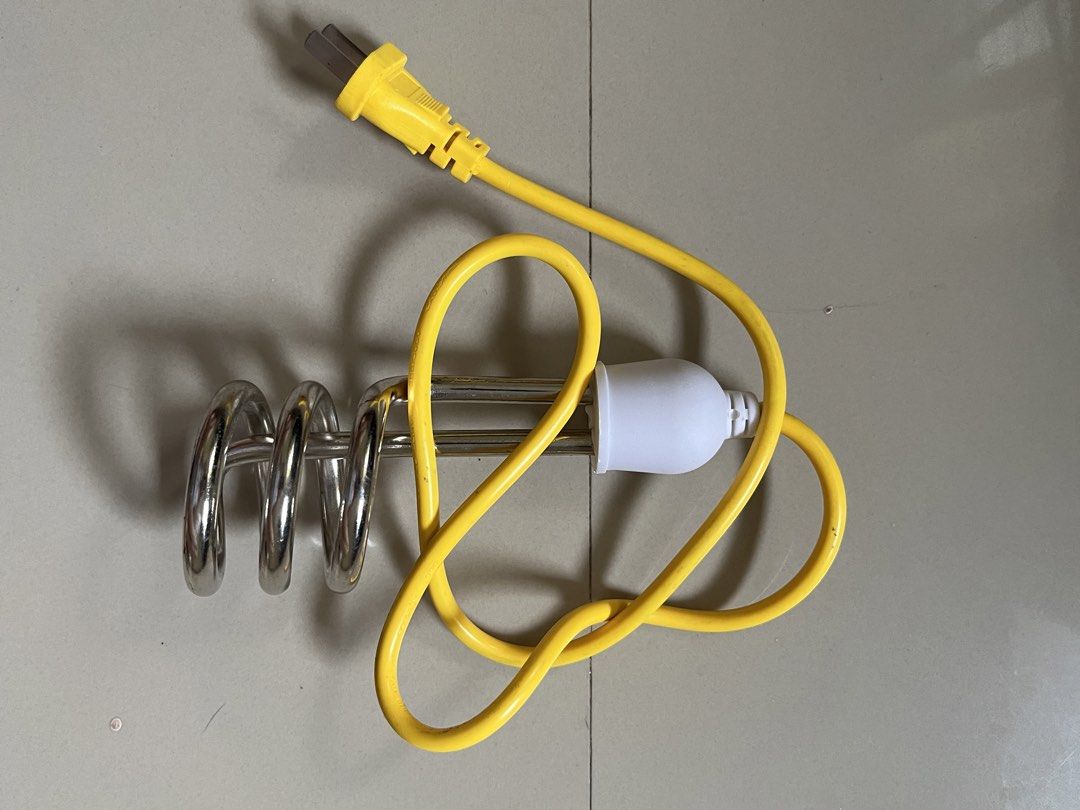 Portable Water Heater 1500W (Category: Water Heater & Instant Showers) located in Caloocan City. Submitted by justprettythings07 (Listing ID 1455587375, Image 2). Description: makapal yung wire.