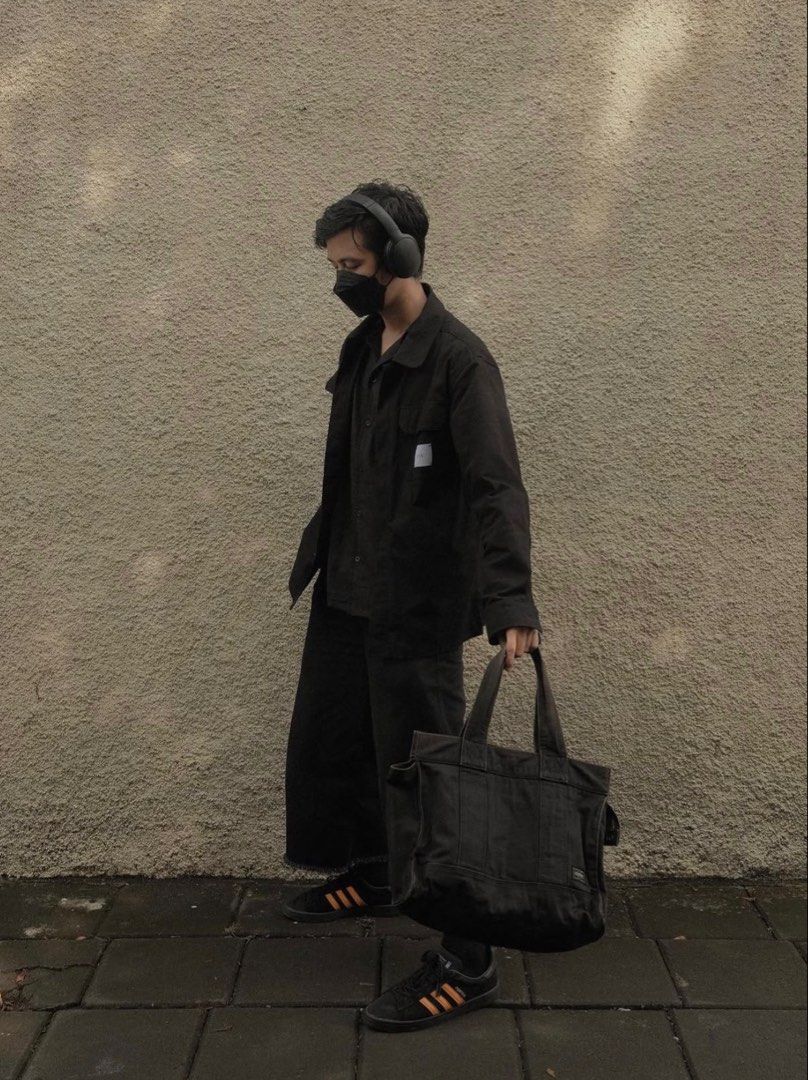 Porter-Yoshida & Co. Black Canvas Tote Bag (Category: Tote Bags) located in Abulug. Submitted by hayami. (Listing ID 1457519398, Image 1). Description: 𝐏𝐎𝐑𝐓𝐄𝐑 Smoky L Shoulder Zippered Tote 16” × 12.5” × 6.2” Comfy sa shoulder. Matibay. Ready to use. Made in Japan 🇯🇵.