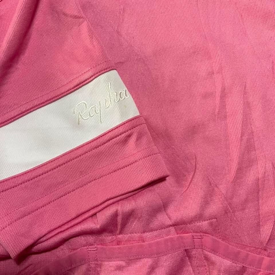 Rapha pink classic cycling jersey (Category: Activewear) located in Pavia. Submitted by timeless.rags.5001 (Listing ID 1457638110, Image 3). Description: rapha pink classic cycling jersey authentic size Small width:18 length:27 Excellent Condition 1599 only.