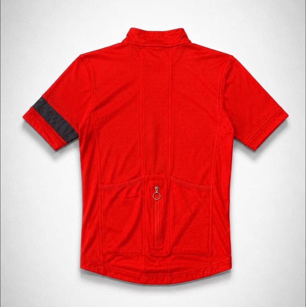 Rapha red cycling jersey (Category: Activewear) located in Pavia. Submitted by timeless.rags.5001 (Listing ID 1457638562, Image 2). Description: rapha red cycling jersey authentic size small width:18 length:27 excellent Condition 1599 only.