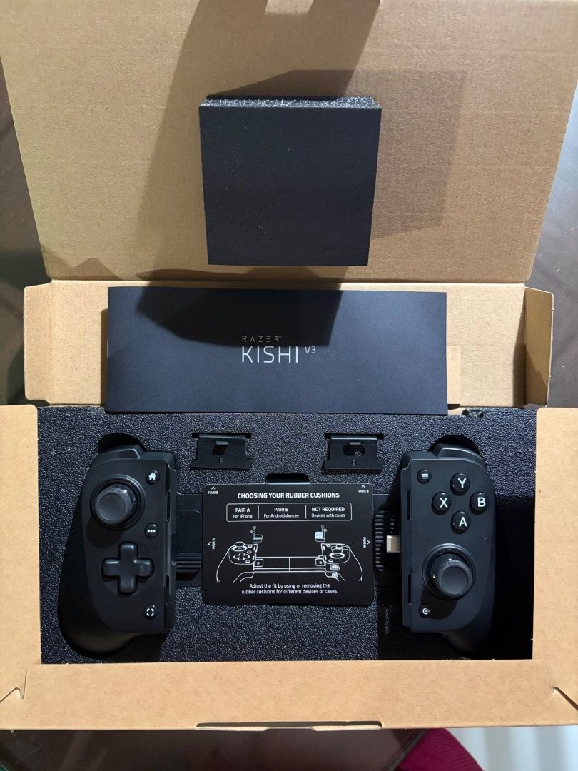 Razer Kishi V3 Mobile Controller for Android iPhone USB-C (Category: Controllers) located in Manila. Submitted by mausoliam (Listing ID 1457624228, Image 1). Description: - Razer Kishi V3 mobile controller - Connects via USB-C - Compatible with Android and iPhone - Includes all packaging except Razer sticker (misplaced it) - Got it for PHP5400 from DataBlitz this August 2026, receipt available - Opened to check + try Meet-ups: Makati, Alabang Tow