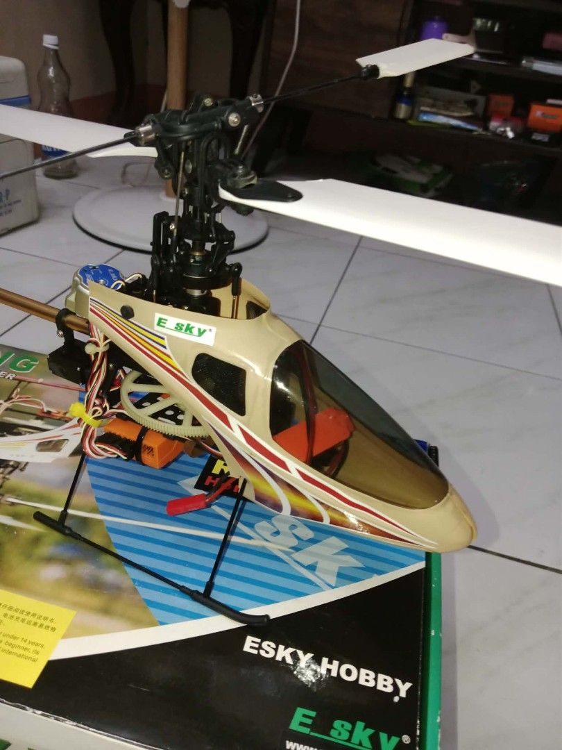 rc helicopter esky honeybee king (Category: Remote Control Toys) located in Caloocan City. Submitted by kam0teb0y (Listing ID 1457073885, Image 2). Description: esky honey bee king 6 channel rc heli without battery and charger (as is).