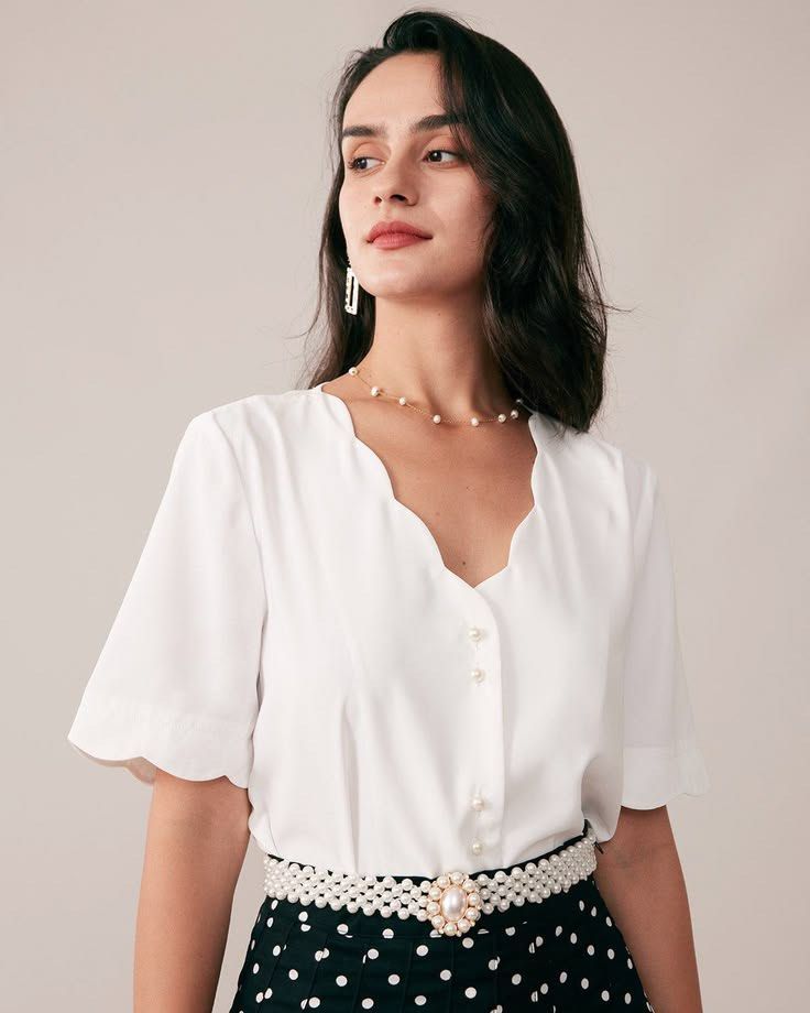 Rihoas White Scallop Top (Category: Blouses) located in Pasig City. Submitted by shopsmart.mnl (Listing ID 1457699041, Image 1). Description: Excellent condition and no issue XS in tag but can fit up to M and it’s still a hit oversized.
