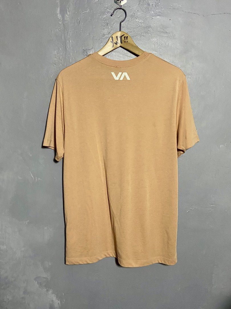 RVCA Sports Tee (Category: Activewear) located in Cabuyao City. Submitted by chukz_x (Listing ID 1457546676, Image 3). Description: RVCA Sports Tee Size : Medium Dimes : 21W 28L Condition : Excellent Issue : None Price : 350 📍READY TO WEAR 📍Cabuyao Laguna.