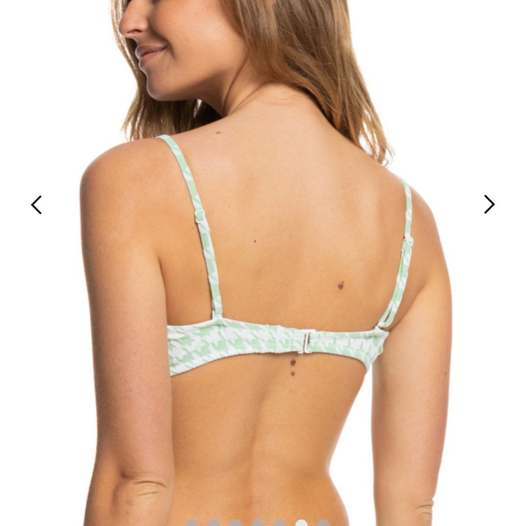 (S) ROXY Bandeau Bikini Top / Swimsuit Top (Category: Bikinis & Swimsuits) located in Cainta. Submitted by sunnyfloshop (Listing ID 1457572342, Image 3). Description: Brandnew 🍃Small 🍃Removable pads 🍃Detachable & adjustable straps 🍃Textured fabric 🍃Hook closure.