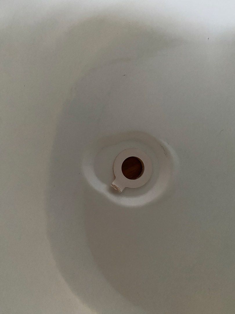 Safety First Bathtub with newborn net (Category: Bathtub & Bath Accessories) located in Pasig City. Submitted by tidyupmama (Listing ID 1457568456, Image 3). Description: Good condition Drain cover is missing RFS: outgrown.