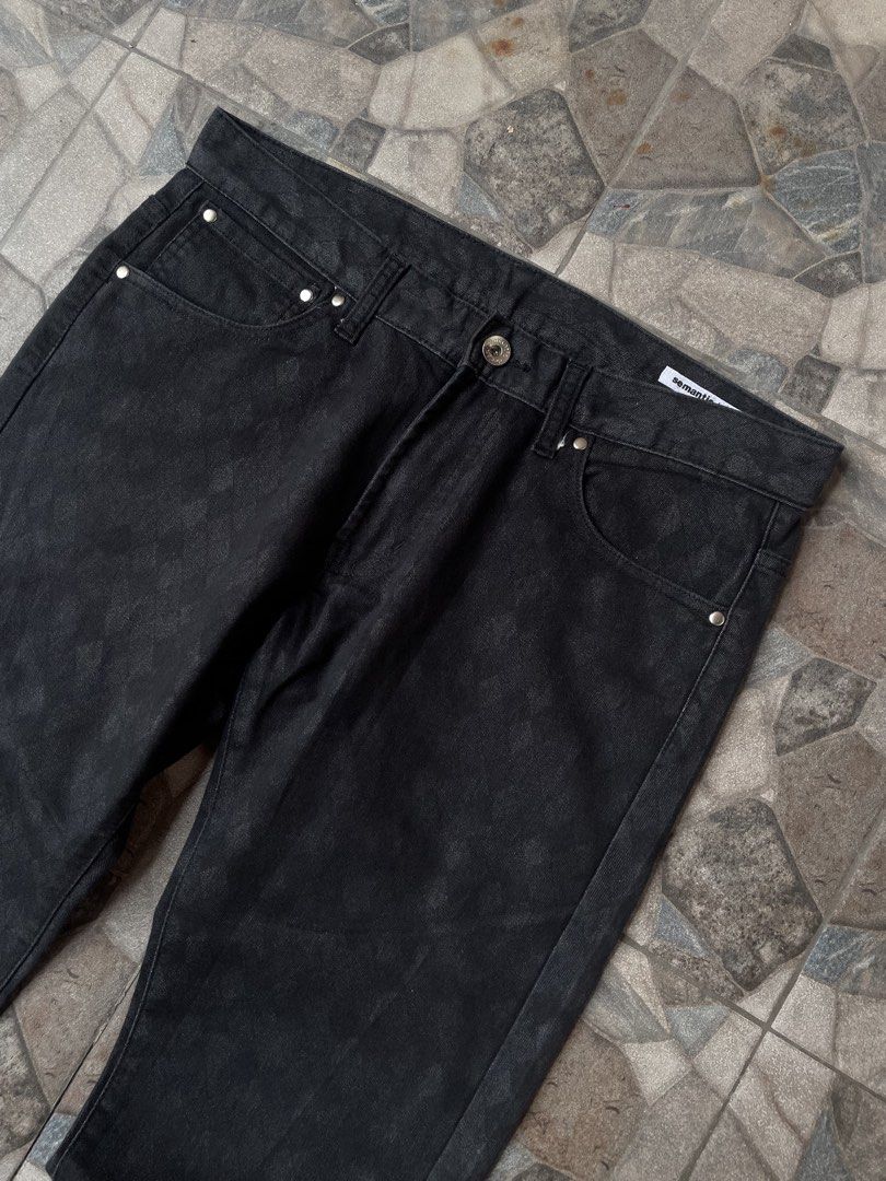 Semantic Design - Diamond Skinny Jeans (Category: Jeans) located in Imus. Submitted by damntithabit (Listing ID 1457631005, Image 2). Description: In great condition. Cool Japanese piece Waist: 32 in Length: 41 in Rise: 9.5 in Thigh: 11 in Knee: 7.5 in Opening: 7 in .