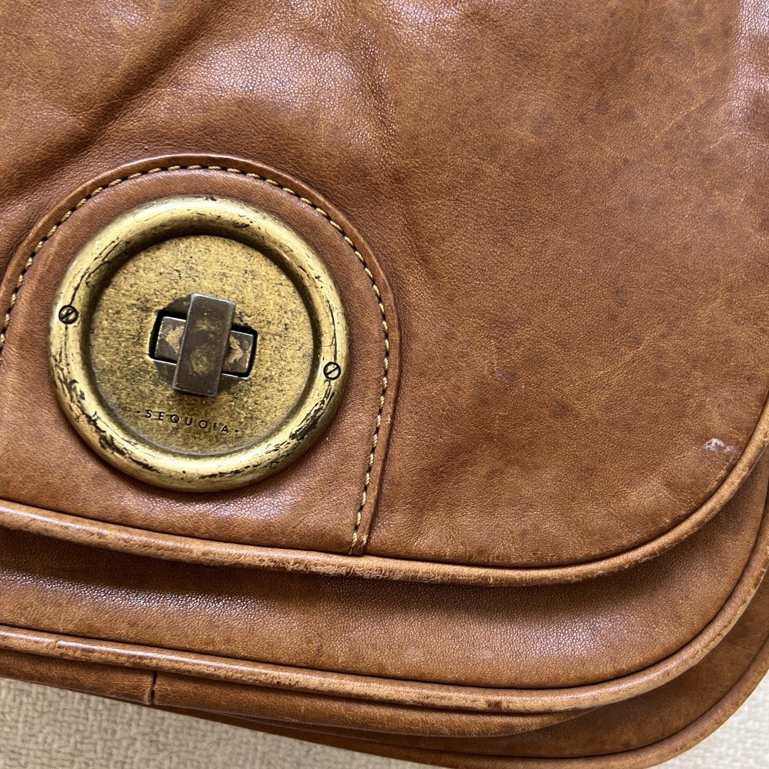 sequoia brown multiwear handbag (Category: Luxury Bags & Wallets) located in Limay. Submitted by budolfindsrawrawr (Listing ID 1457666008, Image 3). Description: sequ0ia brown multiwear handbag - has straps - need spa - very high quality material .