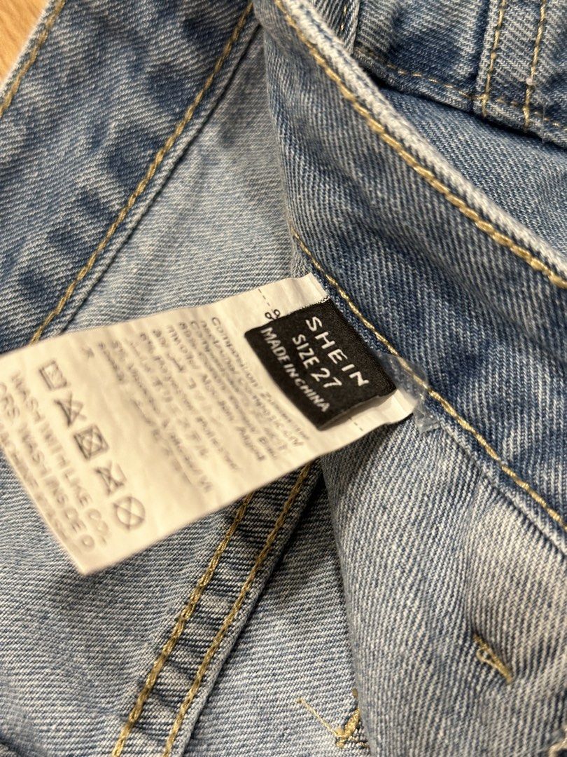 SHEIN Denim Skort (Category: Skirts) located in Taguig. Submitted by fromtcloset (Listing ID 1457656025, Image 3). Description: - super cute and easy to pair up - SIZE 27.