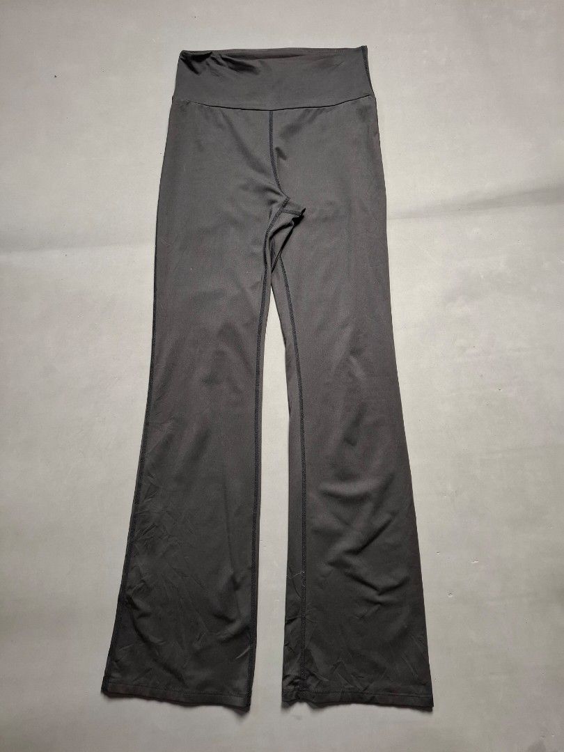 Shein Flare Yoga Pants (Category: Other Bottoms) located in Quezon City. Submitted by hiddenjams (Listing ID 1457636034, Image 1). Description: .