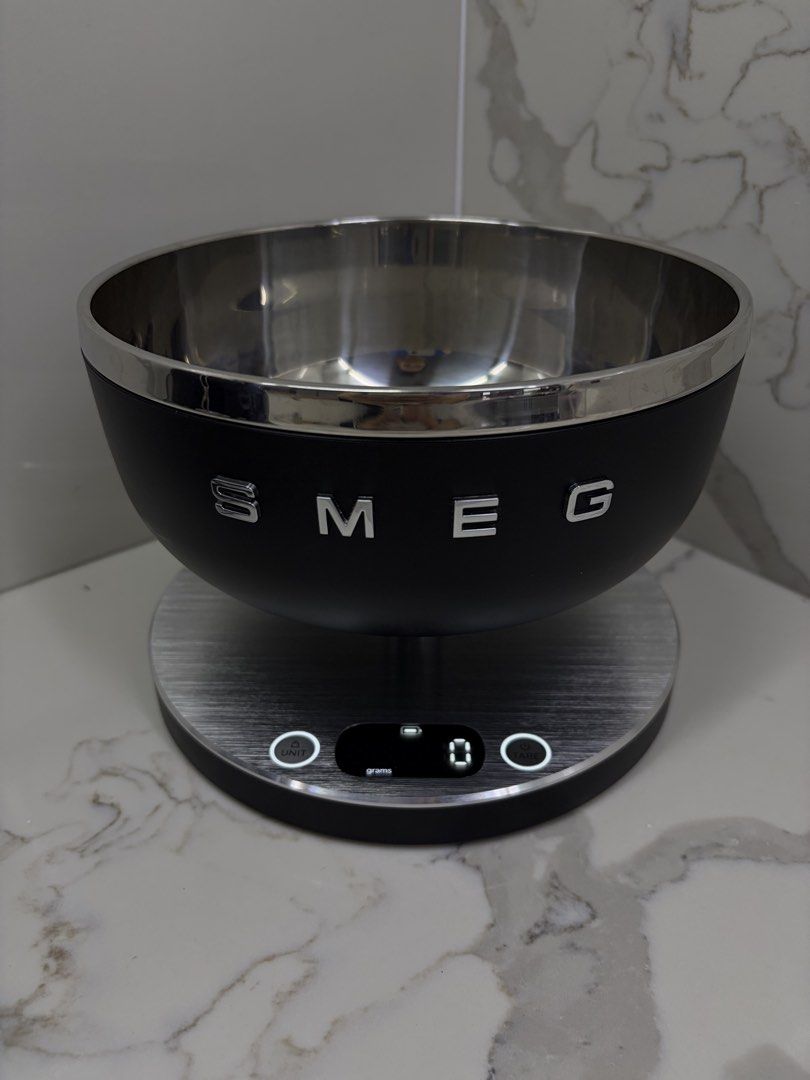 Smeg Digital Kitchen Scale (Category: Other Kitchenware & Tableware) located in Calamba. Submitted by sagemom (Listing ID 1457524629, Image 2). Description: Selling our well loved home appliances, furnitures etc. because we are moving to another country. All items are well loved and cared.🥹🤍.