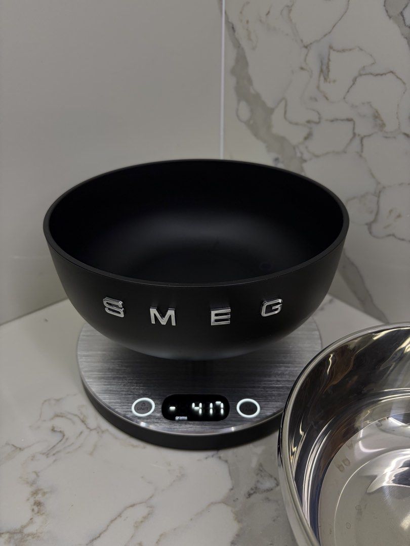 Smeg Digital Kitchen Scale (Category: Other Kitchenware & Tableware) located in Calamba. Submitted by sagemom (Listing ID 1457524629, Image 1). Description: Selling our well loved home appliances, furnitures etc. because we are moving to another country. All items are well loved and cared.🥹🤍.
