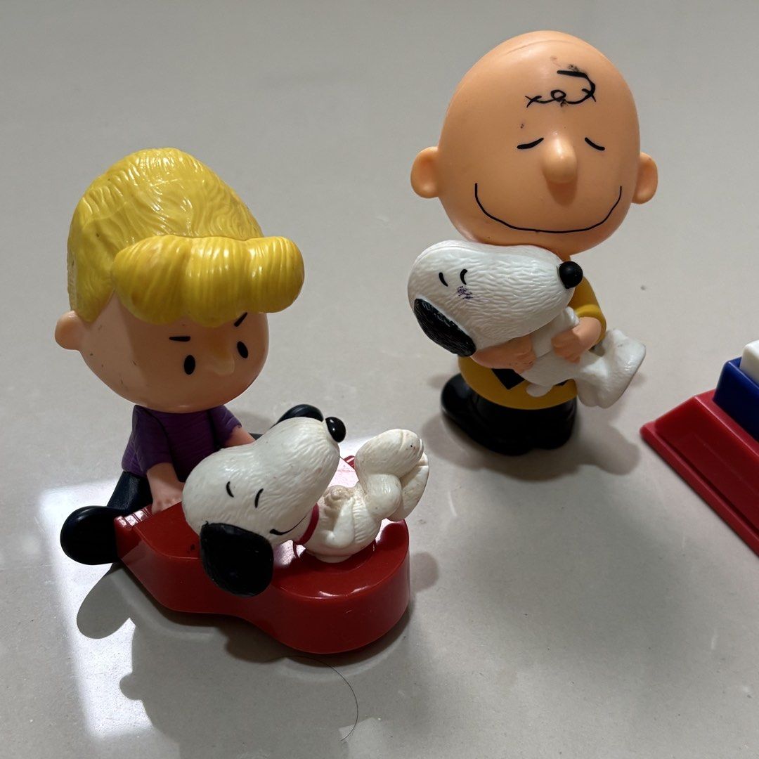 snoopy collectibles (Category: Vintage Collectibles) located in Manila. Submitted by lavieelle (Listing ID 1457582691, Image 2). Description: - snoopy collectibles on sale - per piece is 100, take both for 150 - like new & bought internationally - rfs: decluttering .