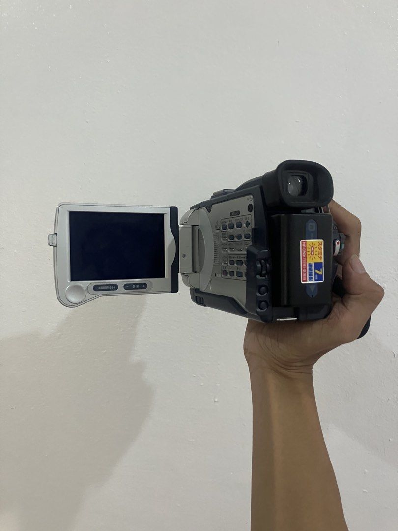 Sony Handycam DCR-TRV30 Digital mini dv (Category: Video Cameras) located in Pasig City. Submitted by findshyt (Listing ID 1457684682, Image 3). Description: - Sony Handycam DCR-TRV30 mini dv - Precision LCD Monitor - 120x Digital Zoom - 1.5 Mega Pixels - Ideal for capturing precious memories - Tested recording, capture flash flash only issue is view finder. but super linaw screen inclusions: bnew battery bnew charger used tape ₱10,000 pasig city