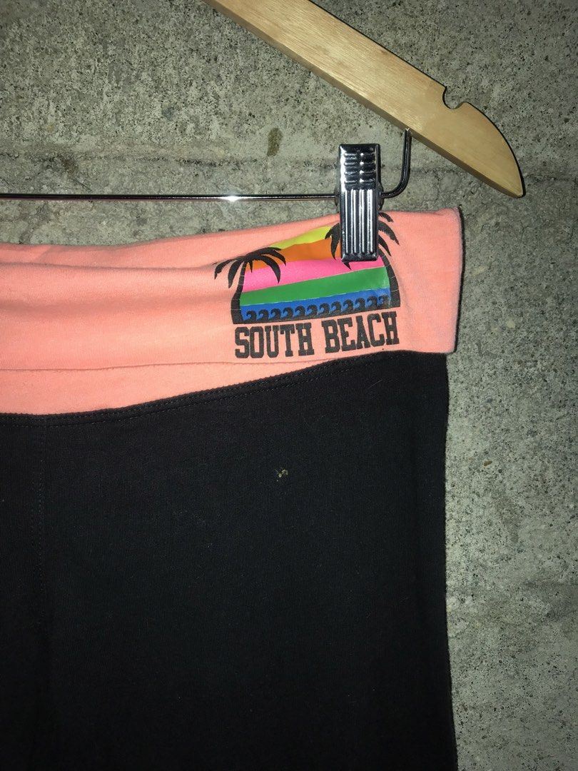 SOUTH BEACH YOGA PANTS (Category: Other Bottoms) located in Naga. Submitted by gemsin.bins (Listing ID 1457596954, Image 3). Description: SOUTH BEACH YOGA FLARED PANTS ISSUE:MINIMAL HAIRLINES DIMES:L'38 W'29 H'9.5 -COURIER FLASH EXPRESS/J&T -UNLI VC/VOUCH ON BLUE APP .