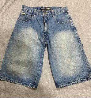 (Category: ) located in . Submitted by deensthrifting (Listing ID 1457668695, Image 1). Description: .