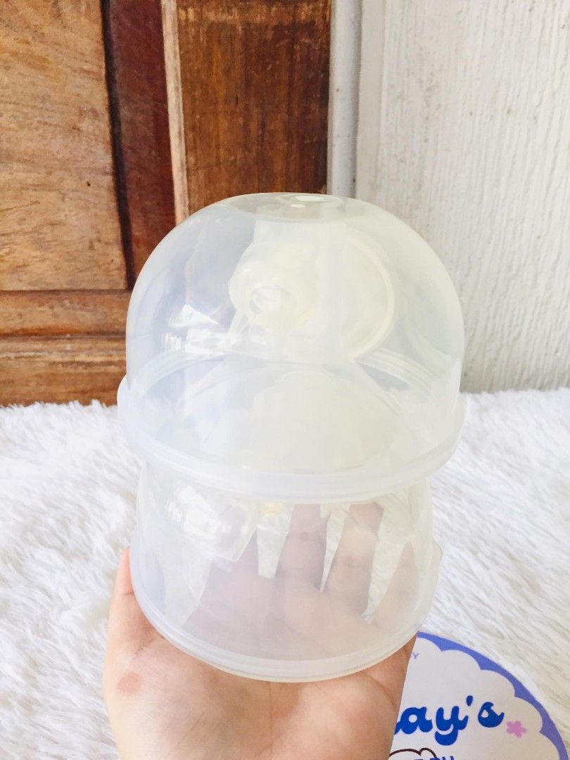 Spectra Handsfree cups 28mm pair (Category: Breastfeeding & Bottle Feeding) located in Manila. Submitted by kikay.store.ph30 (Listing ID 1457542154, Image 3). Description: ❗NEW ARRIVALS ❗️🇺🇸 Spectra Handsfree cups Authentic ✅️ Condition : likenew Inclusion : 28mm flange cups pair Price: 900 pair MOP: GCASH, BDO, MOD: SCO FOR SHIPPING PURPOSE, BUS SHIPPING, JNT, LBC ♥️ 1 day reservation ONLY ♥️ No to rush shipping ♥️ No free shipping ♥️ No retur