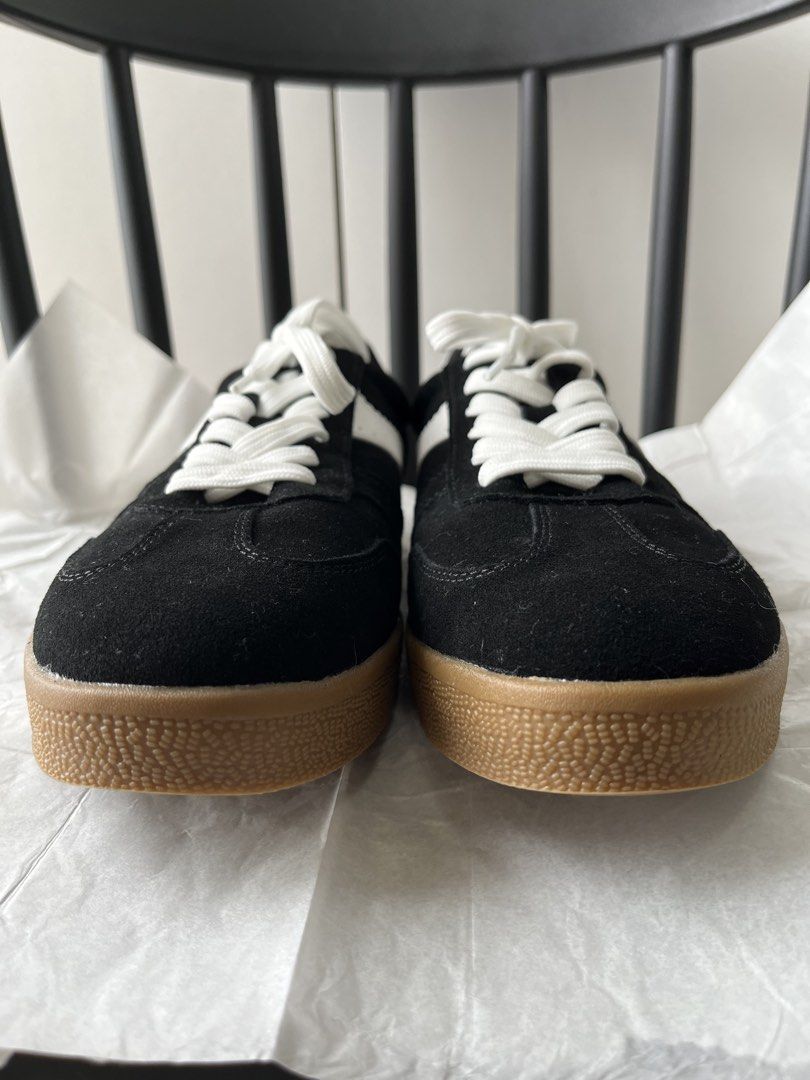 Springfield Retro Leather Sneaker (Category: Sneakers) located in Muntinlupa City. Submitted by invalid_ (Listing ID 1457666520, Image 3). Description: ⁃ Retro-inspired trainers sneaker ⁃ Made of suede leather ⁃ Six-way lacing ⁃ Contrasting piece detail ⁃ Caramel sole ⁃ 100% Rubber sole ⁃ Made in China ⁃ US 9.0 Men Brand new with box. Only fitted..