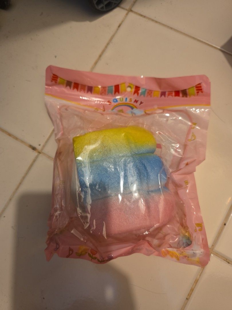 Squishy bread (Category: Plushies & Soft Toys) located in Singapore. Submitted by jaytho (Listing ID 1457568290, Image 1). Description: .
