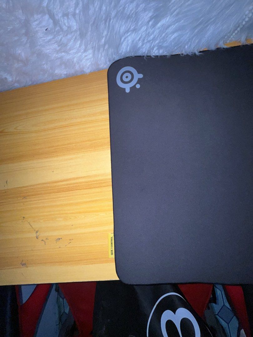 SteelSeries QcK Edge Large Cloth Gaming Mousepad (Category: Mouse & Mousepads) located in Caloocan City. Submitted by goldentiger.5a81c5 (Listing ID 1457610280, Image 1). Description: Steel series QCK yellow tag (CONTROL) Bnew no box Padala lang sakin.