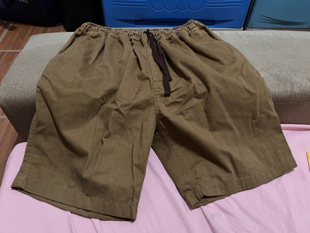 Straightforward Tailored Shorts XL Brown (Category: Shorts) located in Manila. Submitted by jovalbarez (Listing ID 1457662645, Image 1). Description: Once or twice lang nagamit ni Kuya. For decluttering. - 2 side pockets - 1 back pocket Waist: 40 inch (stretched) Length: 19 inch.