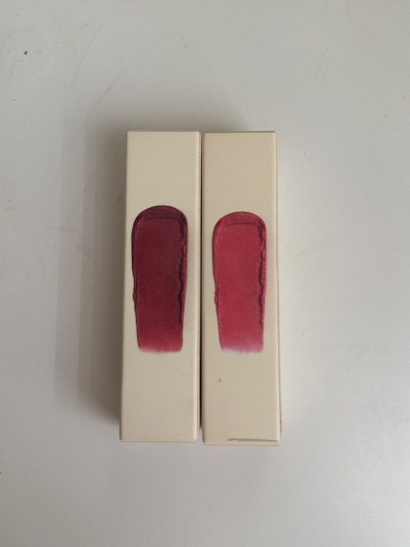 Sunnies Face Lip Dip (Category: Makeup) located in Bacoor. Submitted by c8declutters (Listing ID 1457680234, Image 1). Description: Sunnies Face Lip Dip Bnew & Sealed Shades: Petite & Femmebot ₱220 each .
