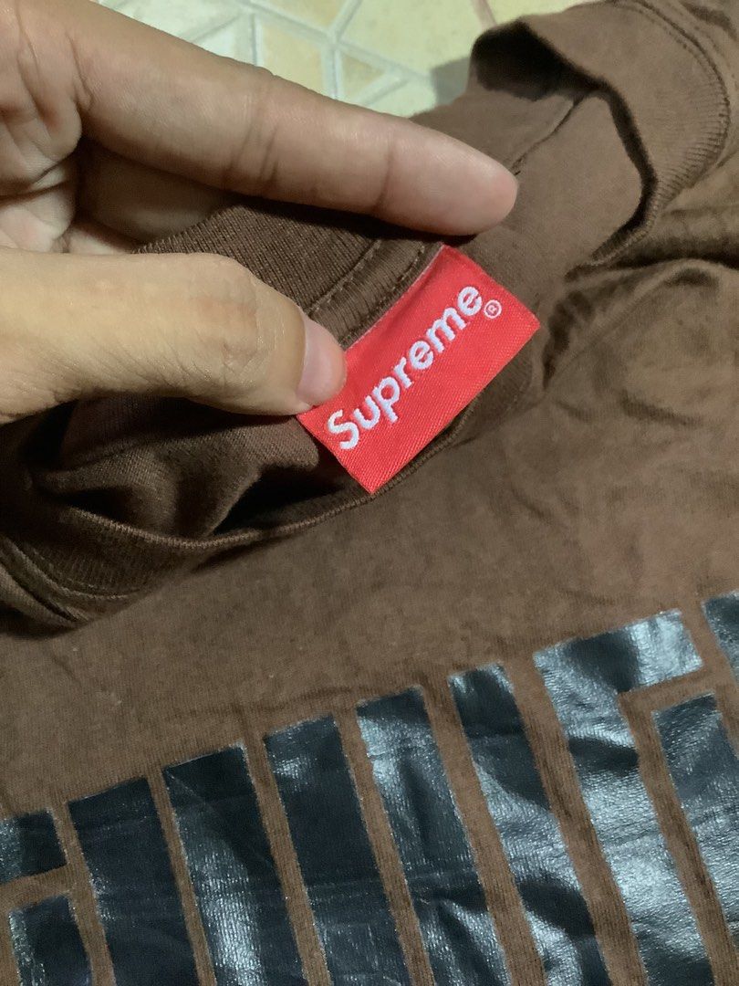 Supreme Choco Brown Big Script Boxy Tee (Category: Tshirts & Polo Shirts ) located in Tabaco. Submitted by thriftyarchives (Listing ID 1457628296, Image 3). Description: Pristine Condition Color rate:9.9/10 Size M on tag 22x26in. no cracks in print.