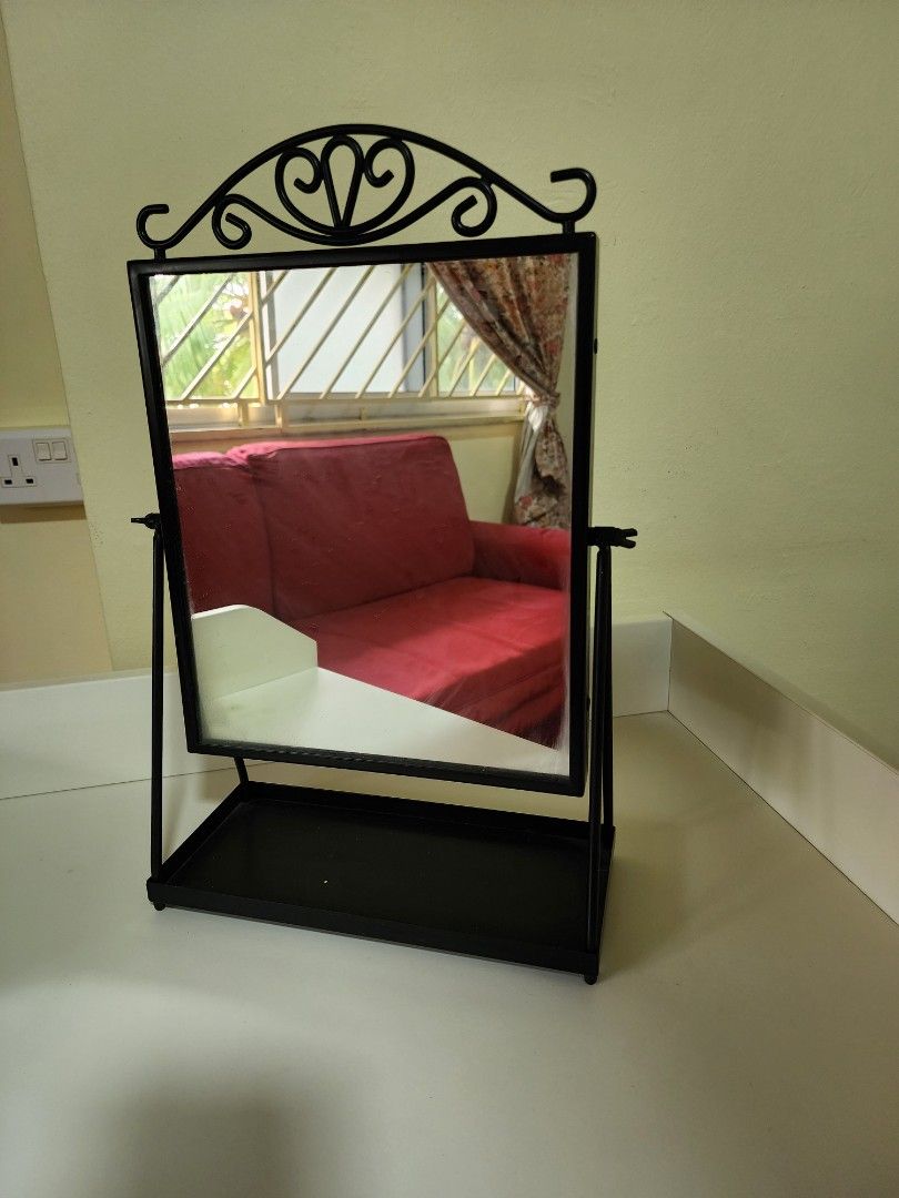 Table mirror (Category: Mirrors) located in Singapore. Submitted by diviyaaa (Listing ID 1457526532, Image 1). Description: - was in the spare room, never used. .