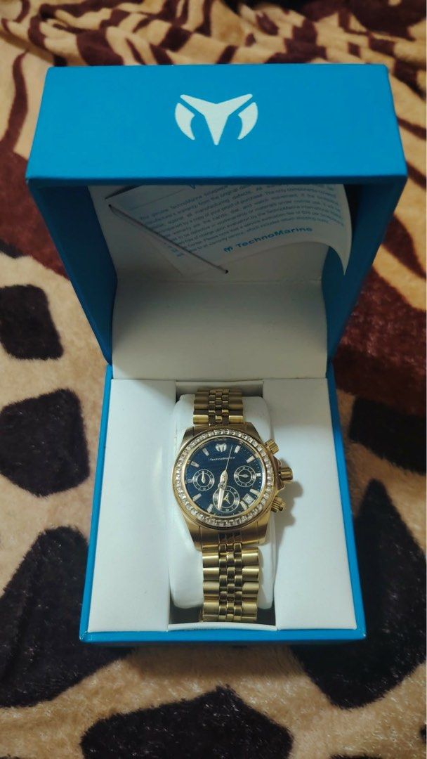 Technomarine manta ray (Category: Luxury Watches) located in Manila. Submitted by danny1331 (Listing ID 1457622835, Image 1). Description: TechnoMarine Manta Ray TM-222026 Rose Gold Chronograph ₱17,000 Selling my beloved TechnoMarine Manta Ray. Bought for ₱40k+ mall price. Specs: Model: TM-222026 Color: Rose Gold-tone Dial: Black Chronograph Bezel: Crystal stones Water Resistant: 200M Movement: Japan Quartz Condition: Excellent. No major scratche