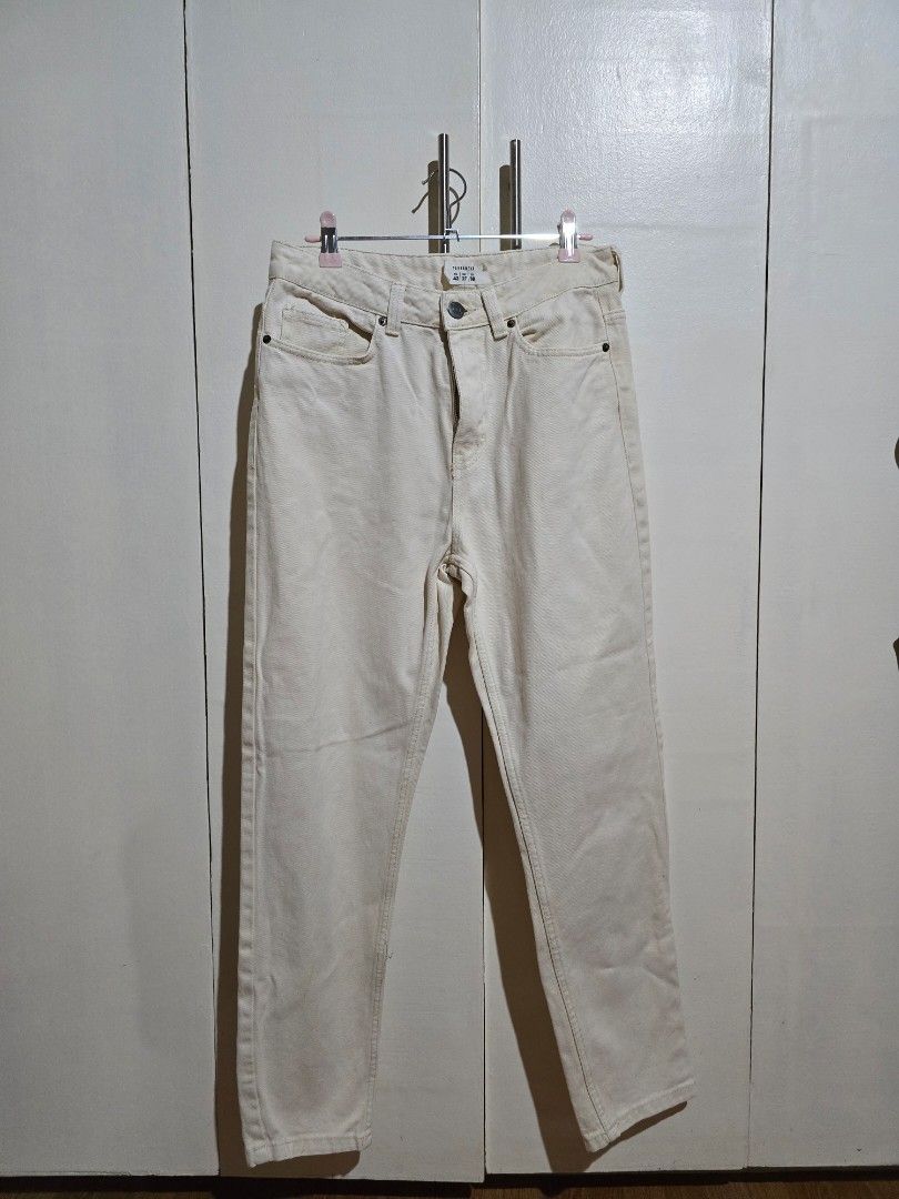 Terranova beige pants (Category: Jeans) located in Las Pinas. Submitted by southerncloset (Listing ID 1457611060, Image 1). Description: .