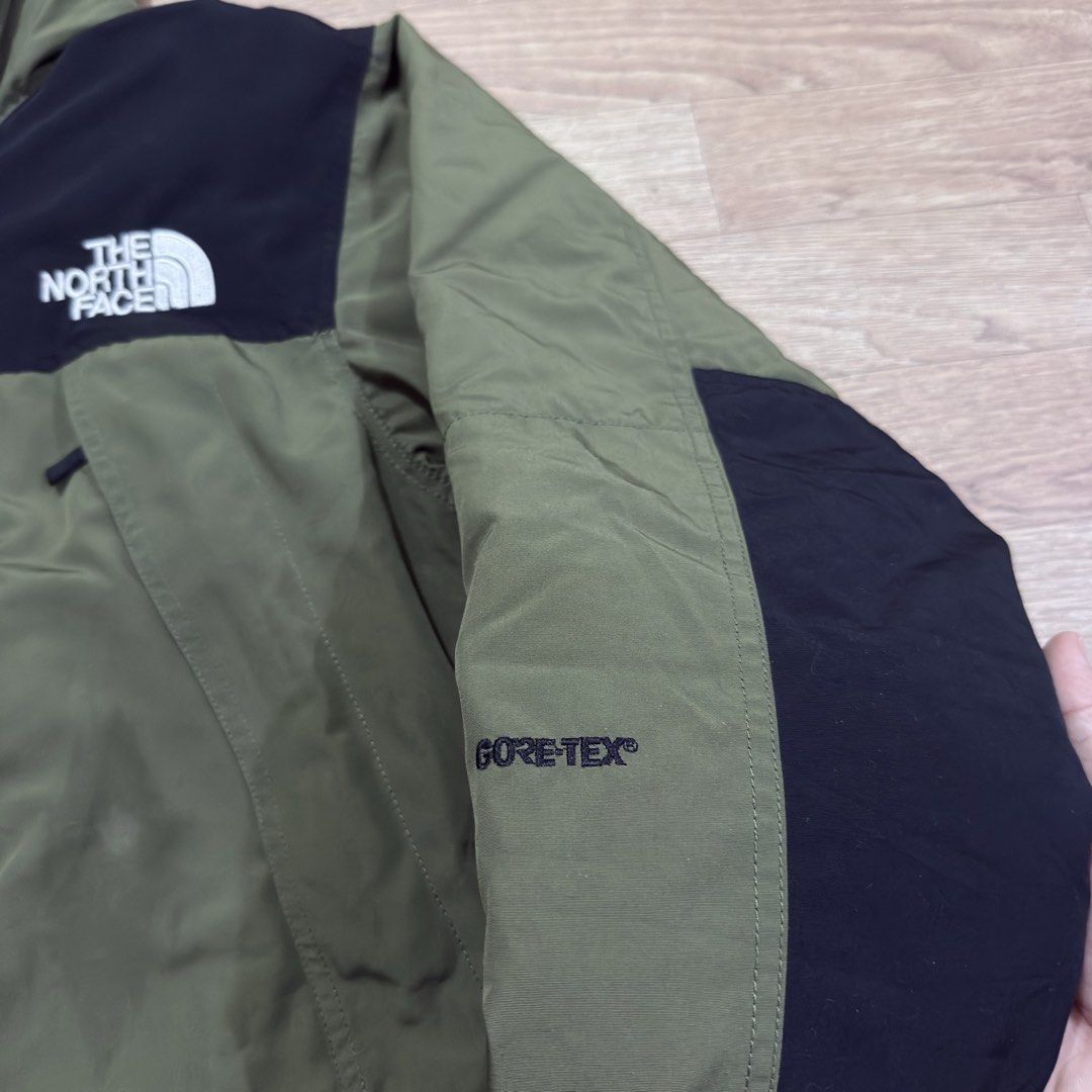 The North Face (Goretex) Mountain Down Puffer Jacket (Category: Coats, Jackets and Outerwear) located in Imus. Submitted by casterhitz (Listing ID 1457603606, Image 3). Description: Large 23x29 No issue Excellent condition .