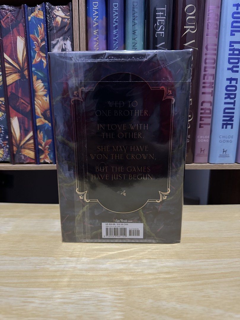 The Thorn Queen - Sasha Payton Smith (Deluxe) (Category: Storybooks) located in Mabalacat. Submitted by midnightreader11 (Listing ID 1457584236, Image 3). Description: .