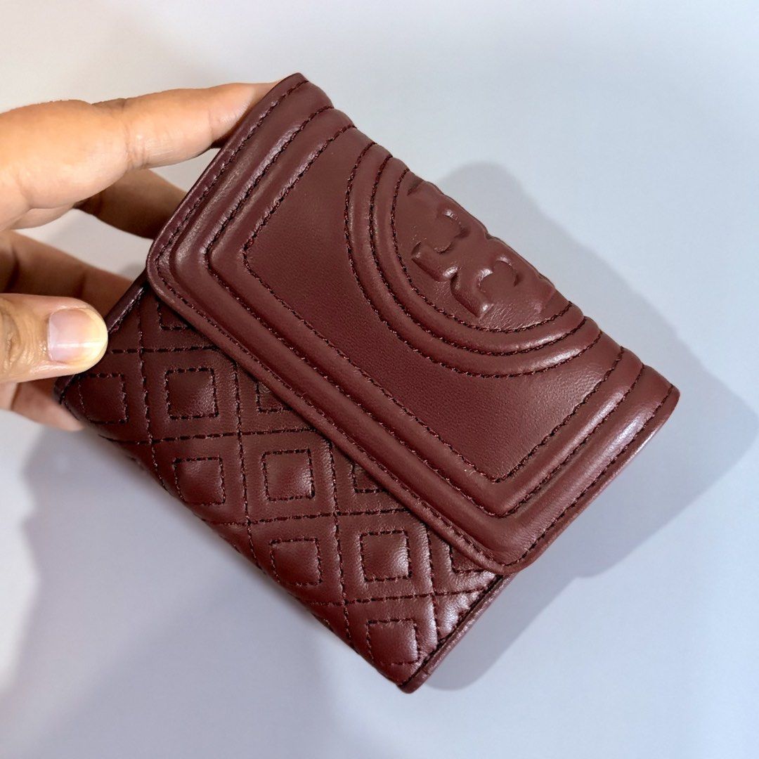 TORY BURCH WALLETS CARDHOLDERS (Category: Luxury Bags & Wallets) located in Manila. Submitted by curatedfromjapan (Listing ID 1457668599, Image 2). Description: 💯japan sourced💯 wallet ₱1,200 cardholders ₱850.